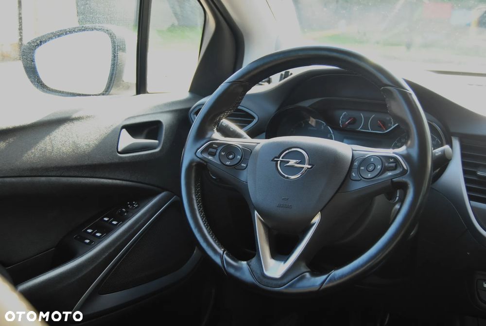 Opel Crossland X 1.2 Essentia - 10