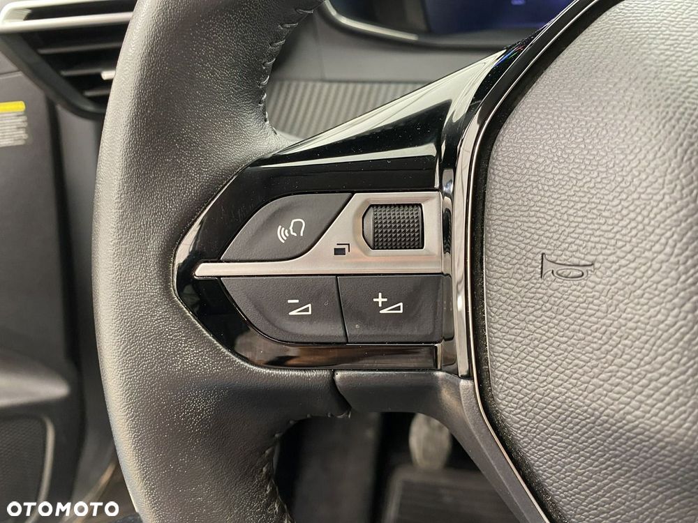 Peugeot 208 - 24