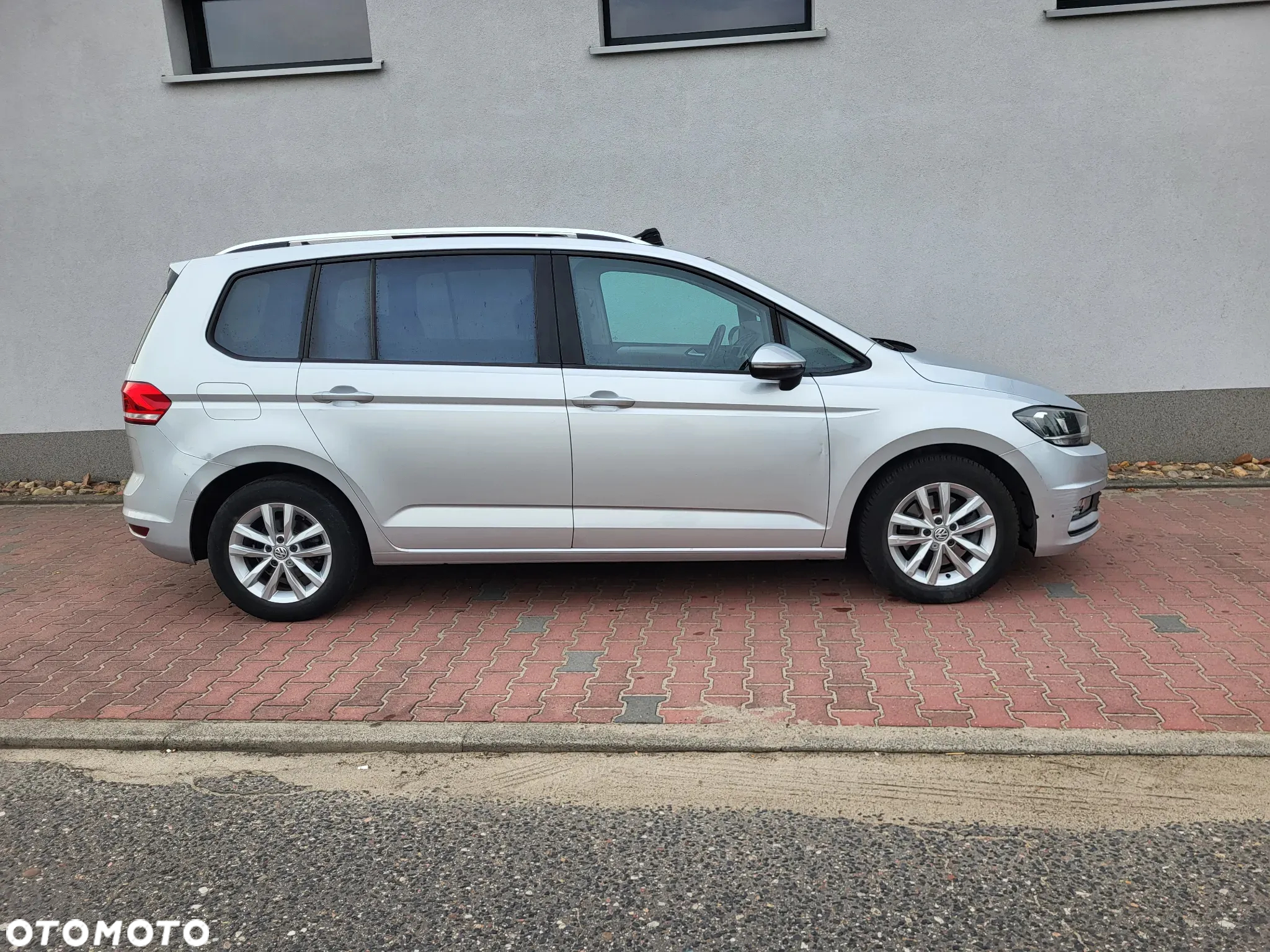 Volkswagen Touran 1.4 TSI BMT Comfortline DSG - 4