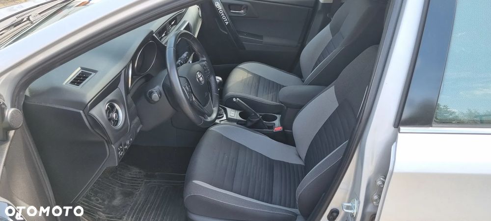 Toyota Auris 1.6 Premium - 12