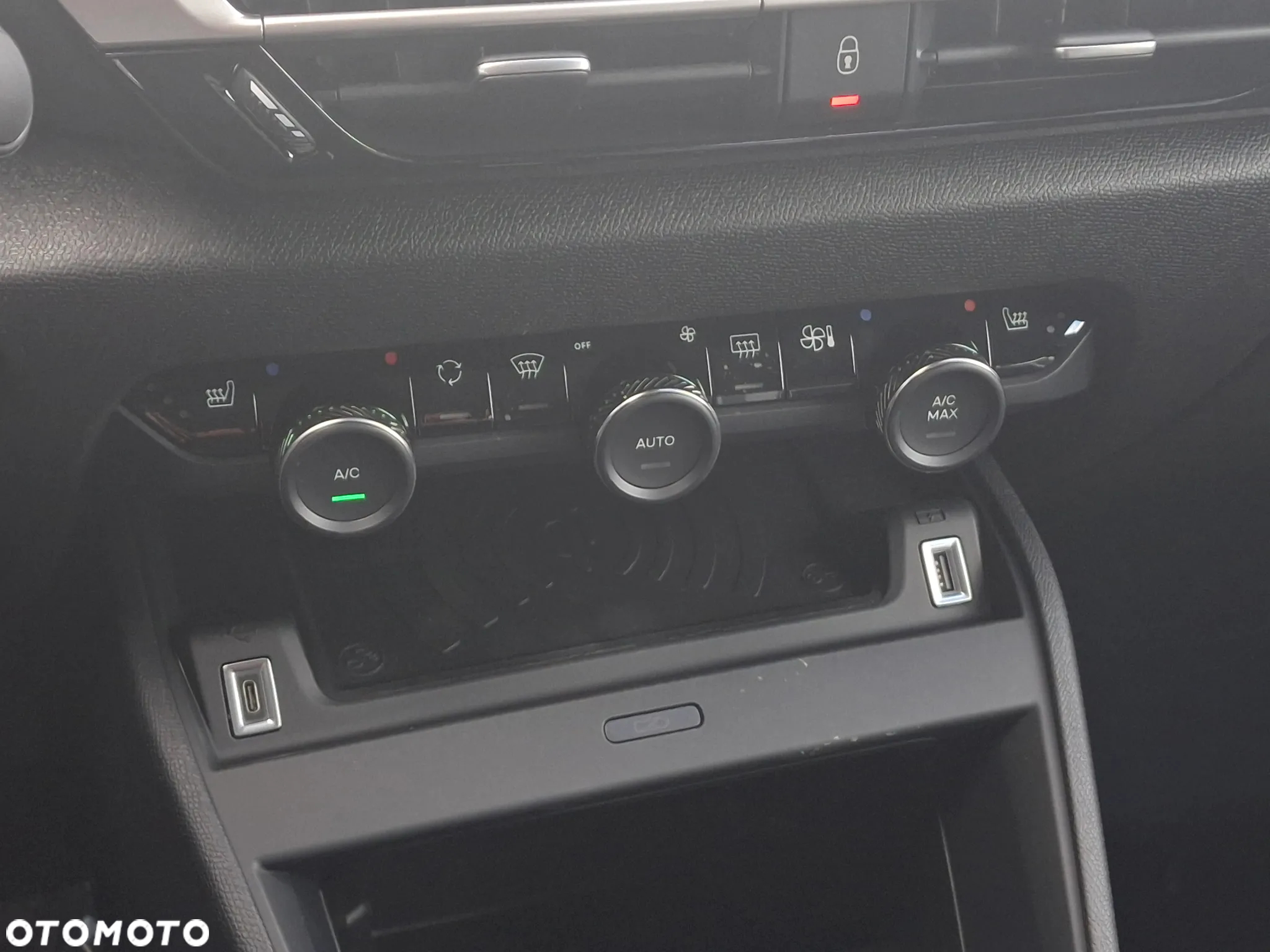 Citroën C4 1.2 PureTech Max S&S EAT8 - 13