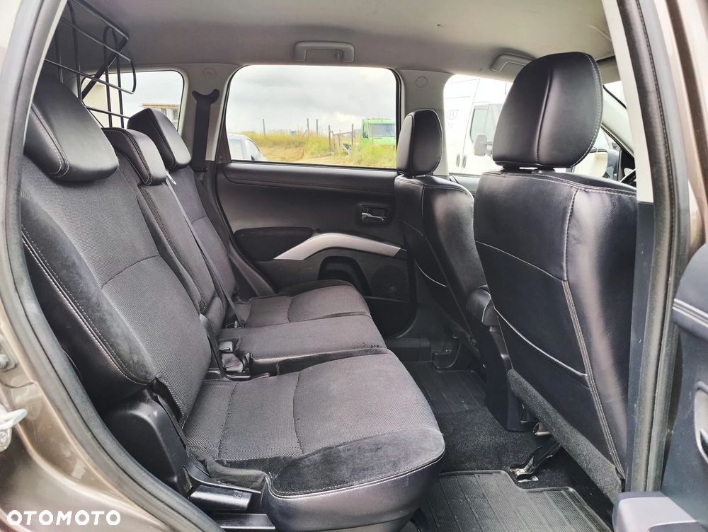 Mitsubishi Outlander 2.0 Intense + NAVI 2WD EU5 CVT - 14