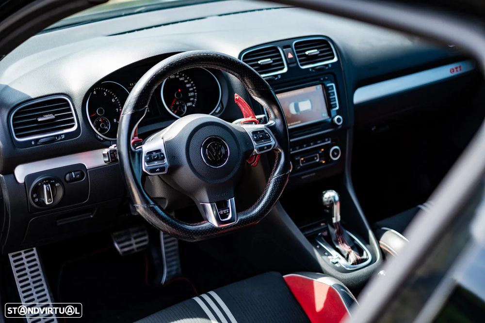 VW Golf 2.0 GTI DSG adidas - 13