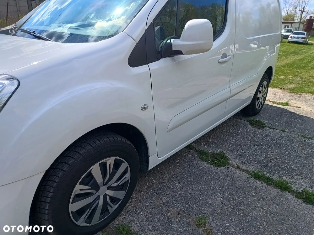 Citroën Berlingo 1.6 diesel Blue HDI 99kM, manual, 2016 rok EURO 6! STAN BARDZO DOBRY, PRZEBIEG GWARANTOWANY! - 16