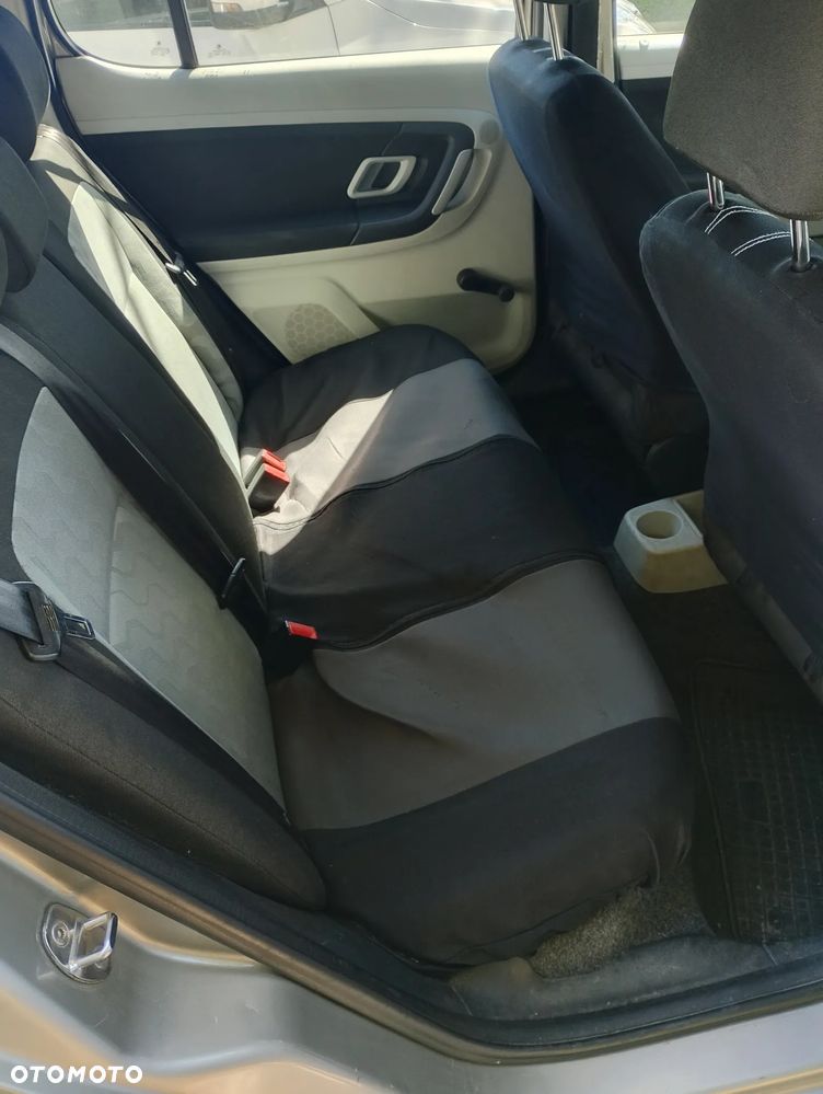 Skoda Fabia 1.4 16V Ambiente - 8