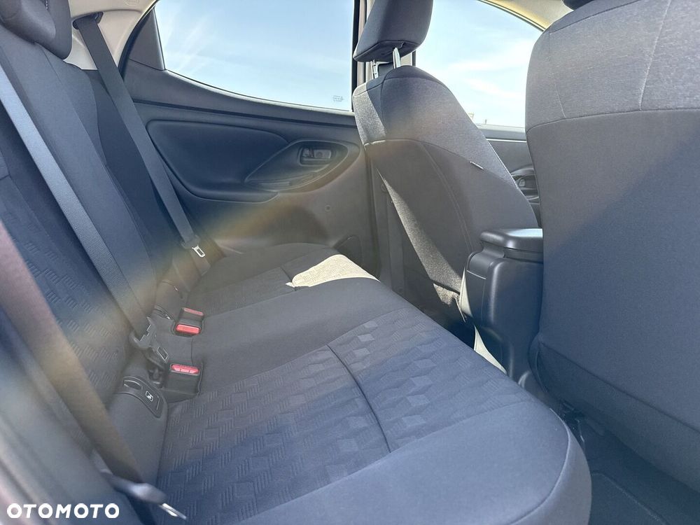 Toyota Yaris Hybrid 1.5 Style - 11