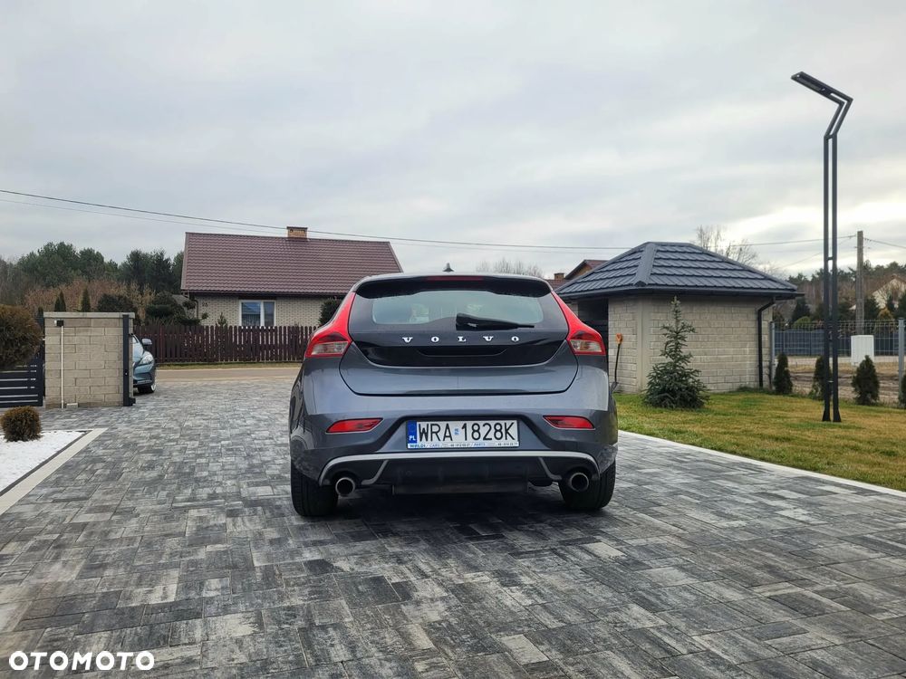Volvo V40 D2 R Design - 5