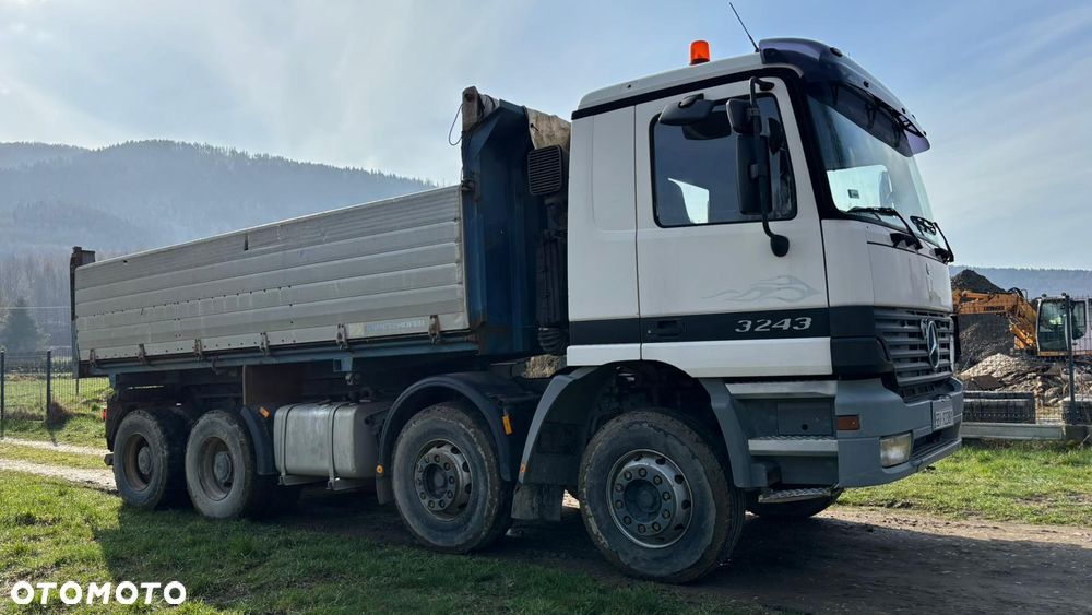 Mercedes-Benz Actros 3243 - 7
