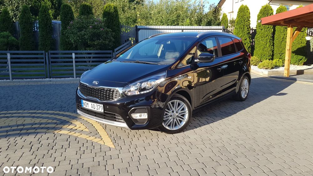 Kia Carens 1.6 GDI Dream Team Edition - 1