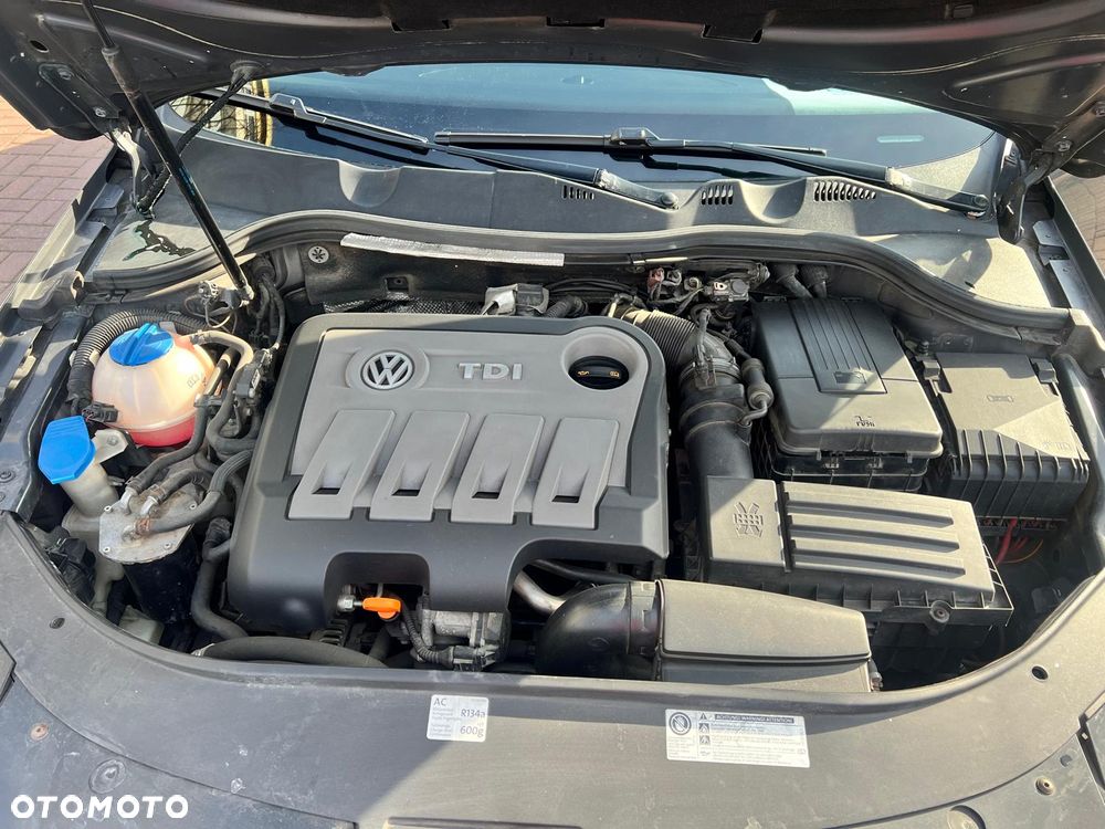 Volkswagen Passat 2.0 TDI Comfortline DSG - 2