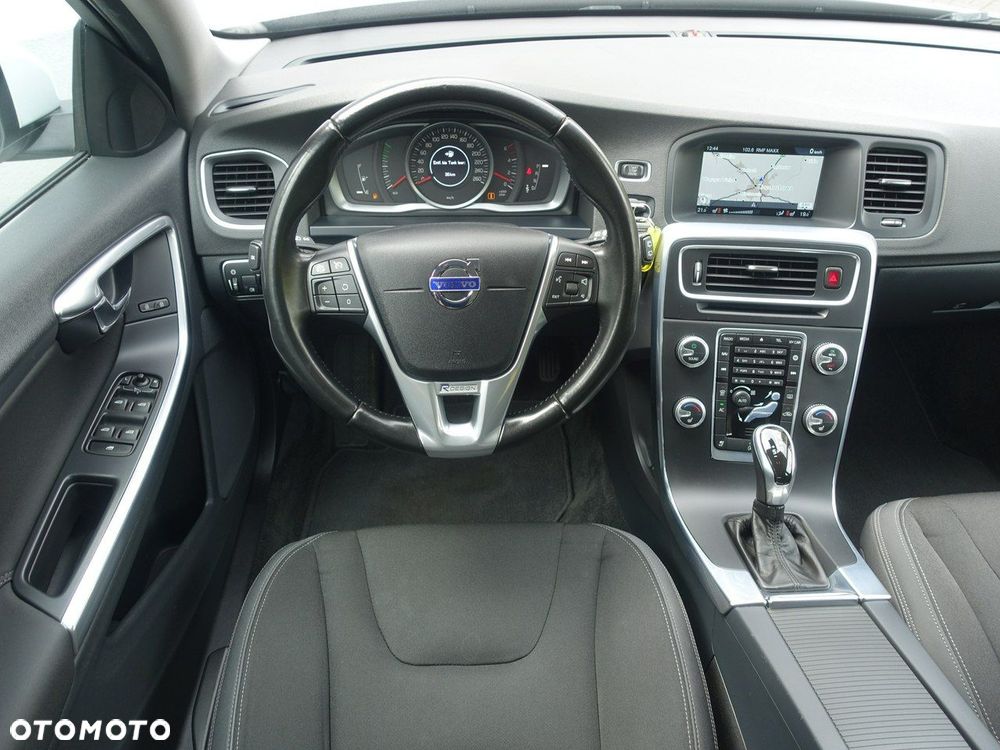 Volvo V60 D4 Geartronic - 12