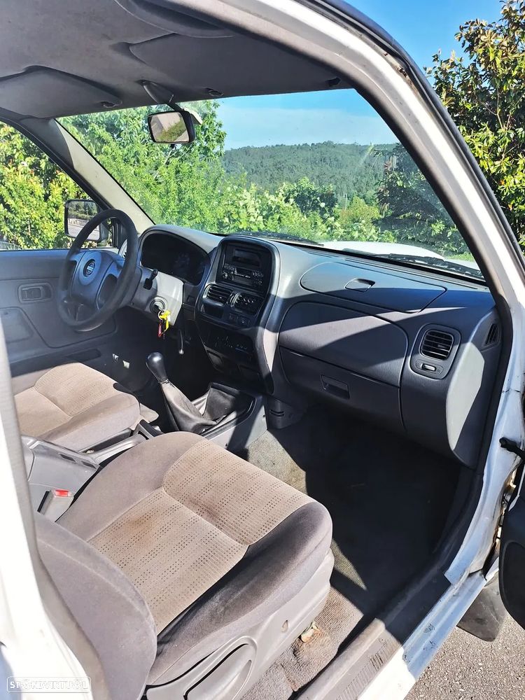 Nissan D22 Pick Up 2.5Di Cabine Dupla - 9