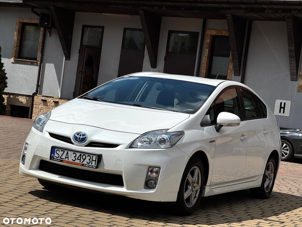Toyota Prius 1.8 HSD Prestige - 2