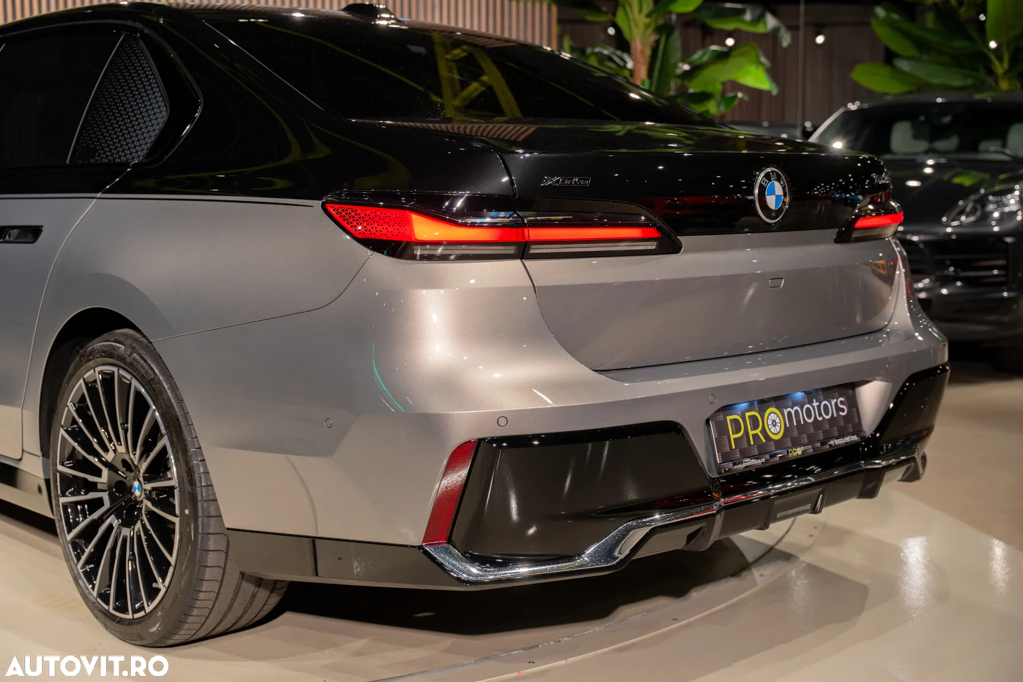 BMW Seria 7 740d xDrive MHEV - 18