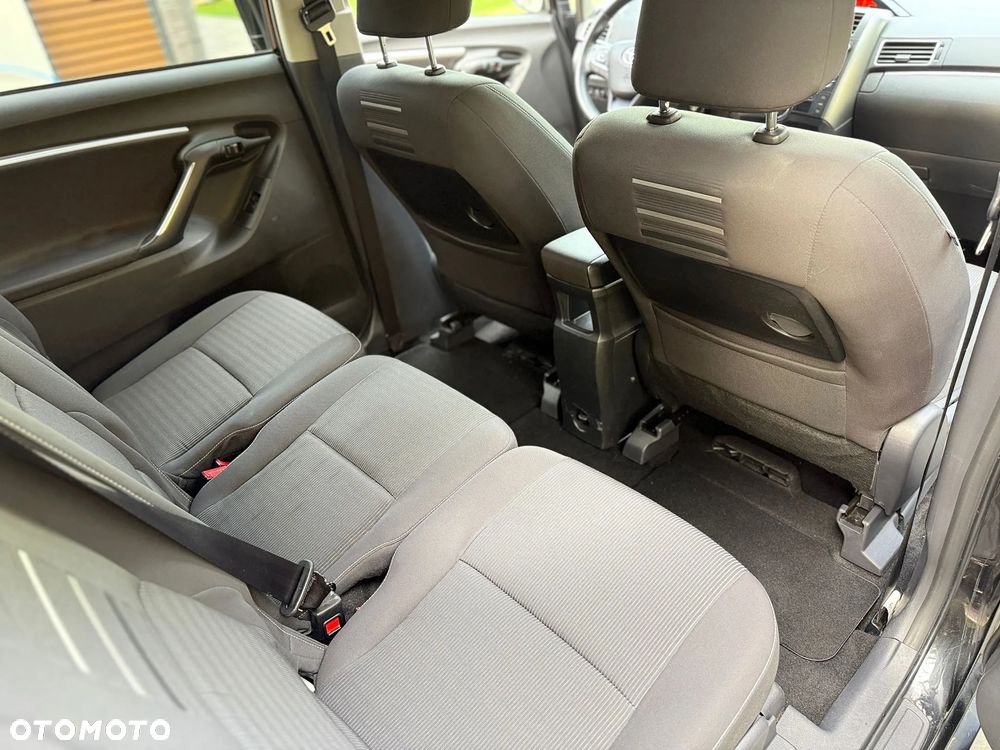 Toyota Verso 1.8 Premium 7os - 17