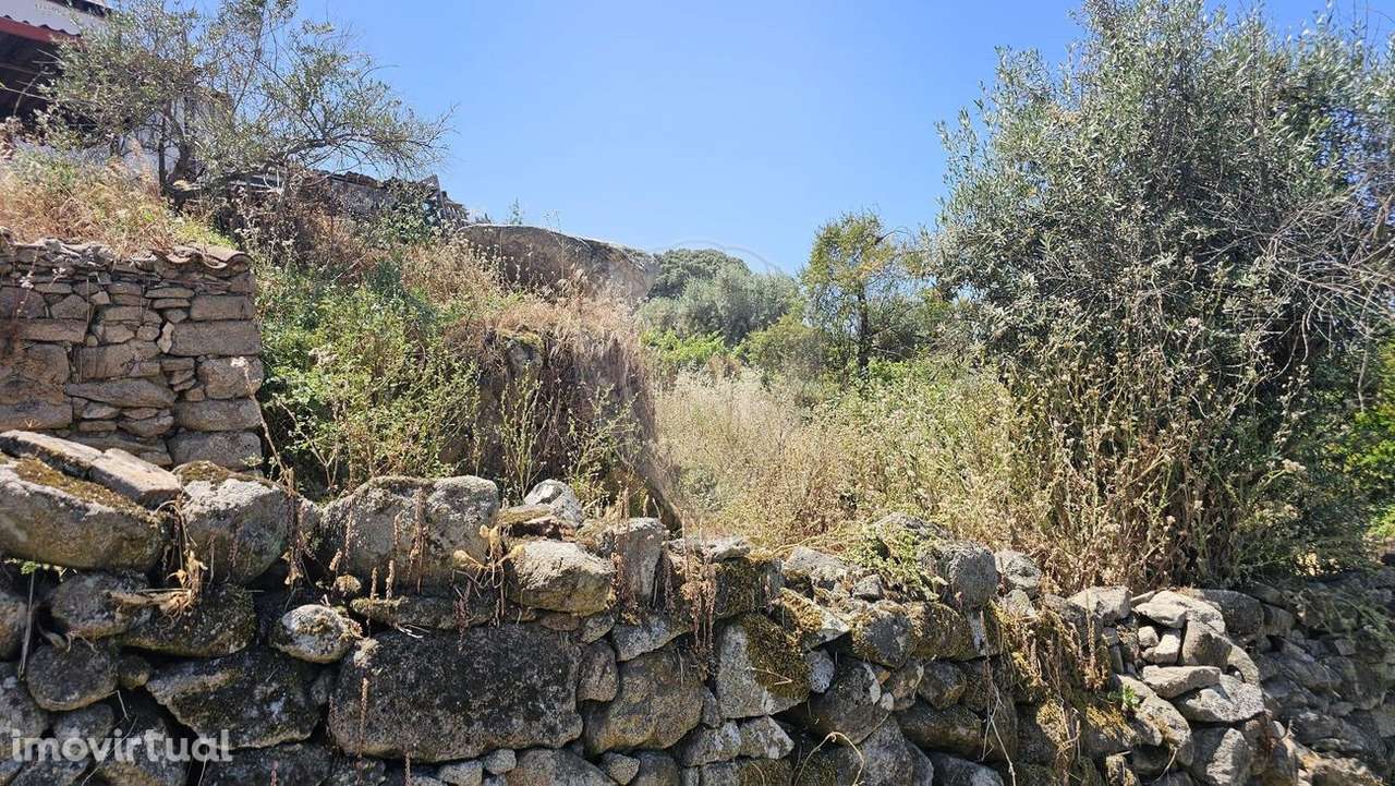 Moradia T2 para venda - Grande imagem: 2/9