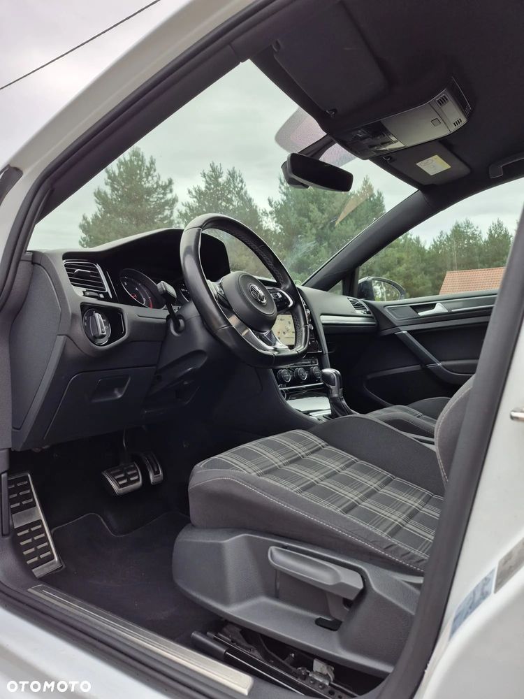 Volkswagen Golf VII 2.0 TDI BMT GTD DSG - 12