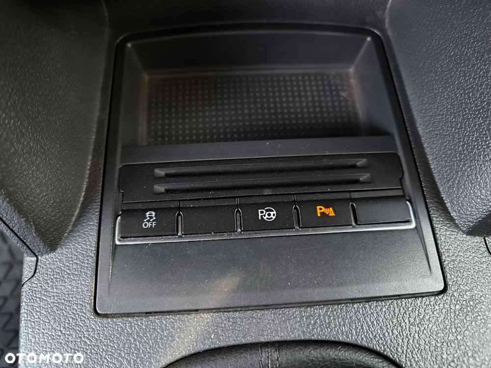 Volkswagen Touran 1.6 TDI DPF BlueMot Comfortline - 14