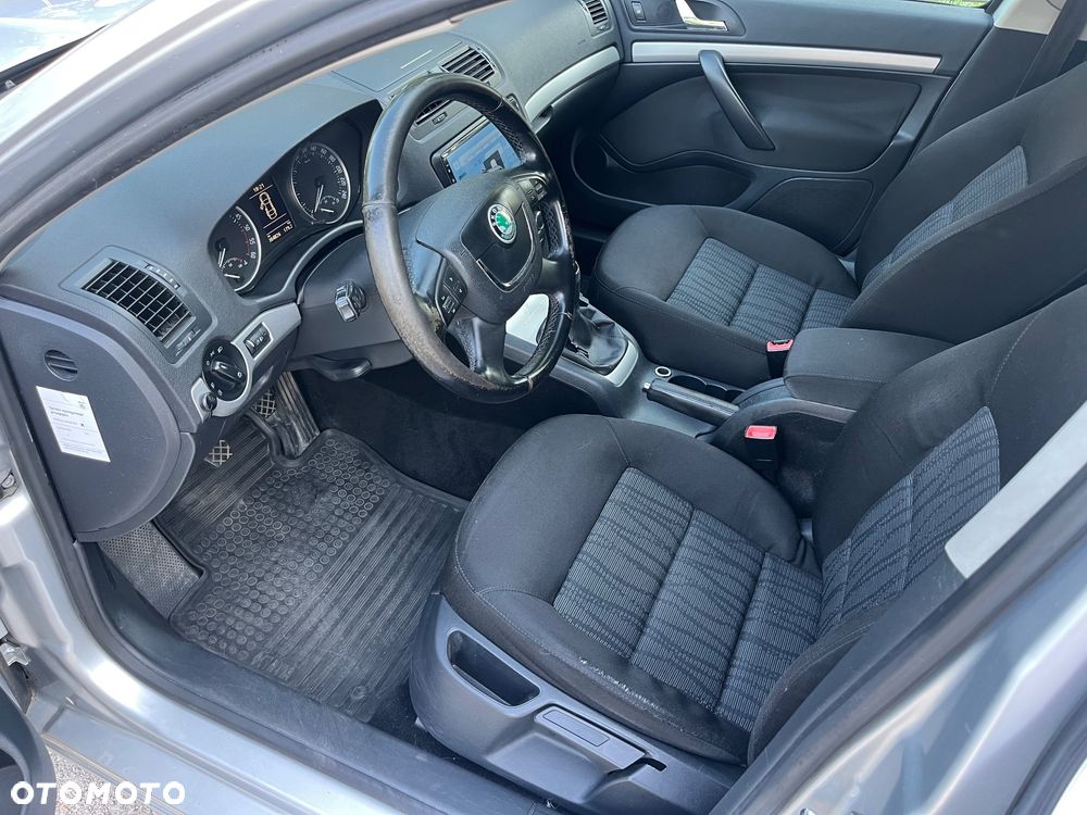 Skoda Octavia 2.0 TDI DPF Elegance - 10