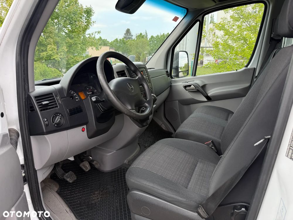 Mercedes-Benz Sprinter - 9