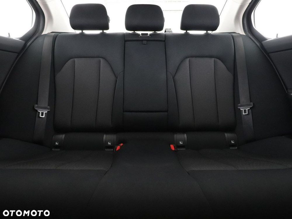 BMW Seria 3 330e Advantage - 18