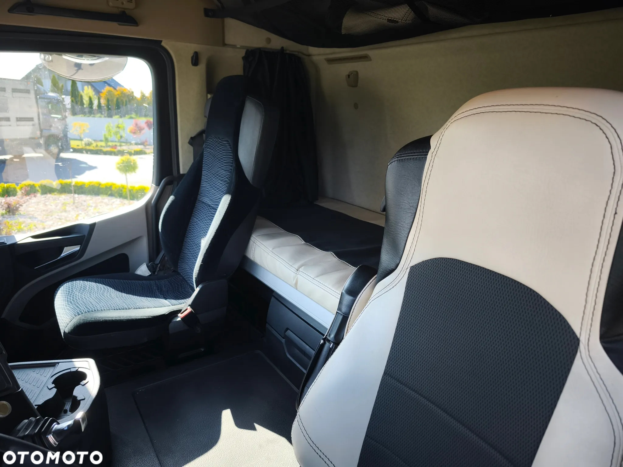 Mercedes-Benz ACTROS - 15