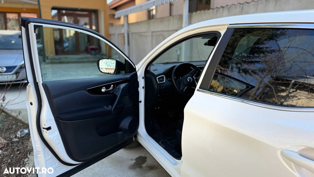 Nissan Qashqai 1.3 l MHEV X-Tronic N-Connecta - 4