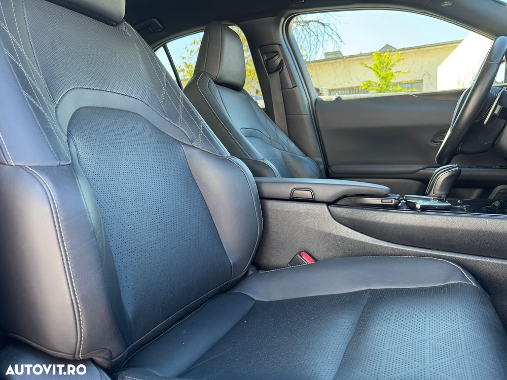 Lexus UX 300e Executive - 29