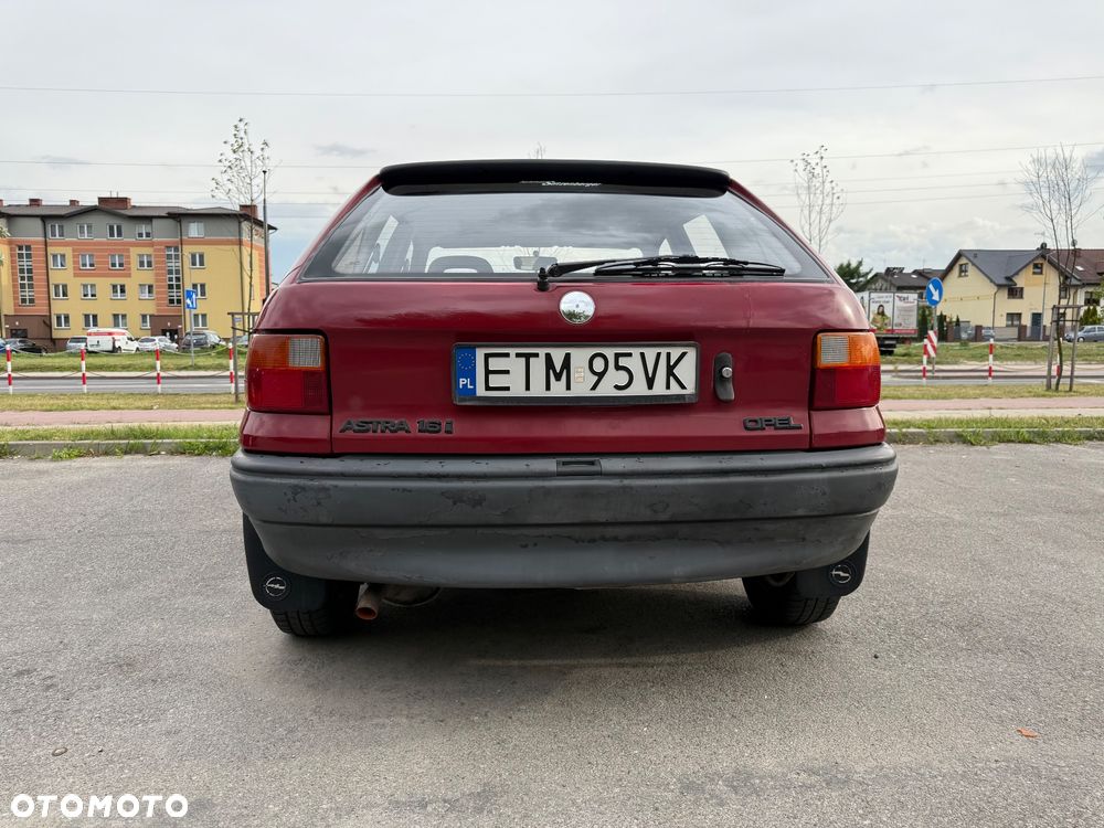 Opel Astra 1.6 GL - 7