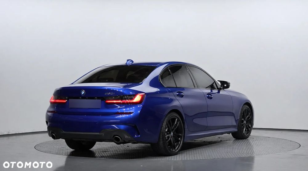 BMW Seria 3 330i M Sport - 5