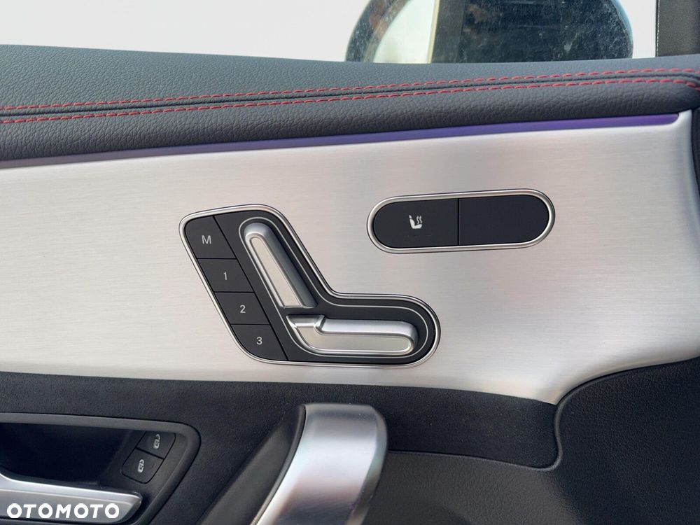 Mercedes-Benz CLA 200 AMG Line 7G-DCT - 19