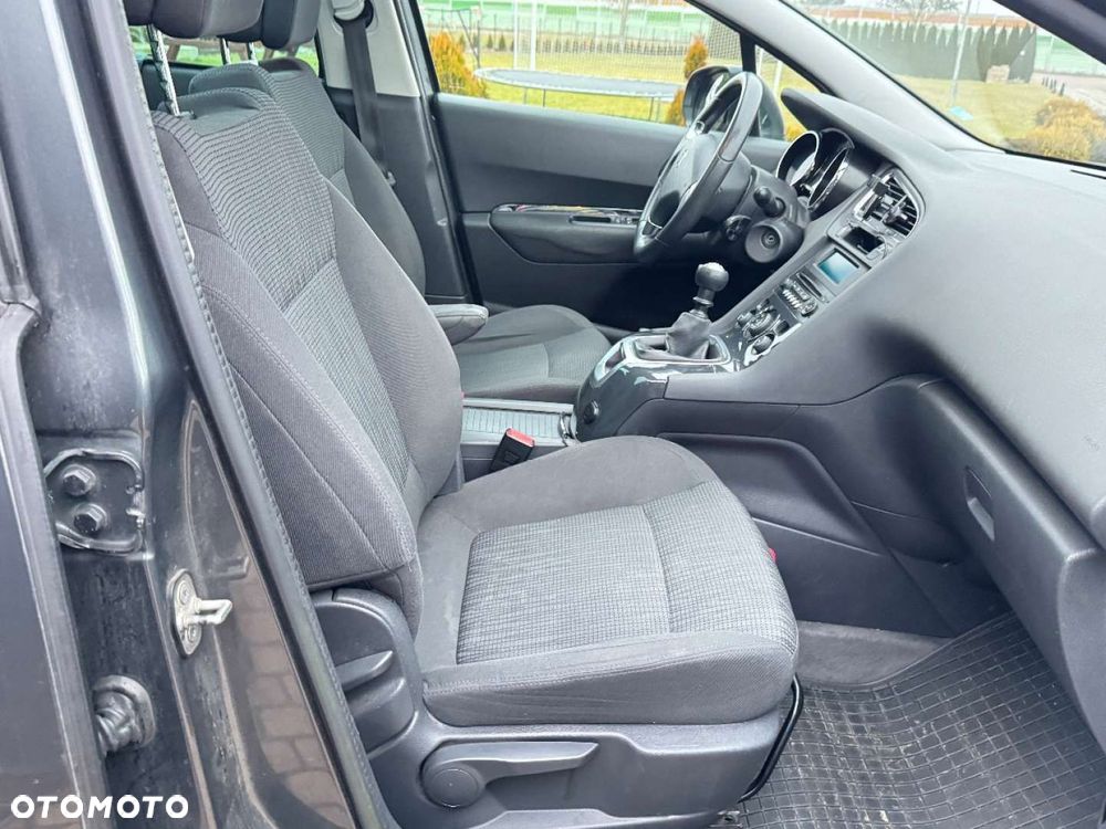 Peugeot 5008 - 23