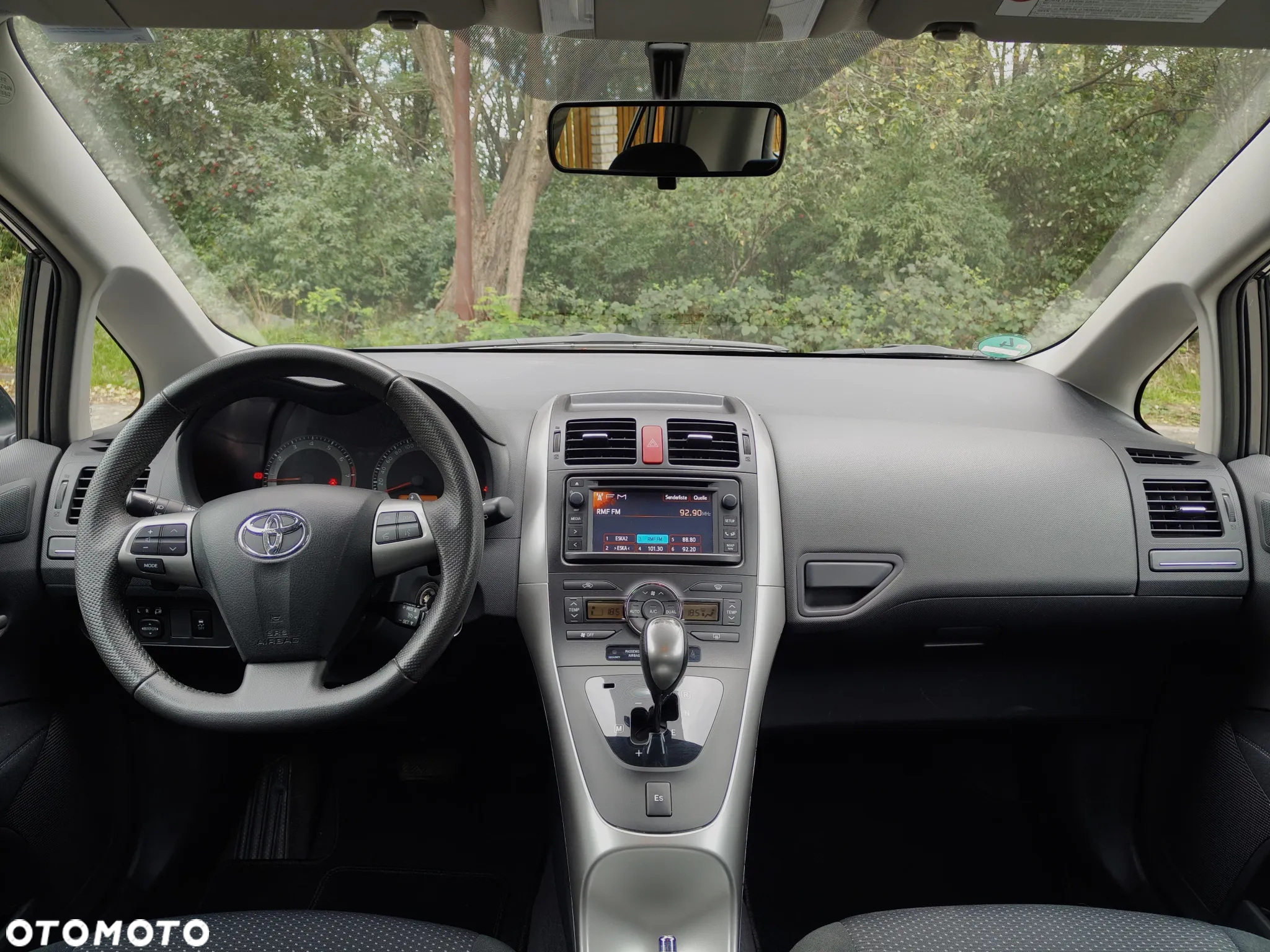 Toyota Auris 1.6 Premium Comfort MS - 11