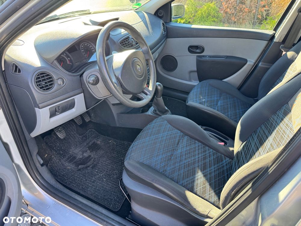Renault Clio - 19