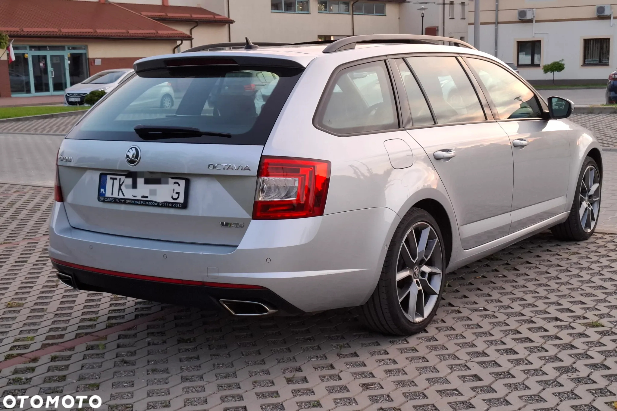Skoda Octavia 2.0 TSI RS - 8