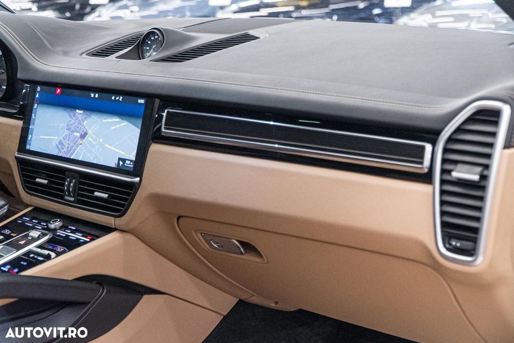 Porsche Cayenne E-Hybrid Tiptronic S Platinum Edition - 39