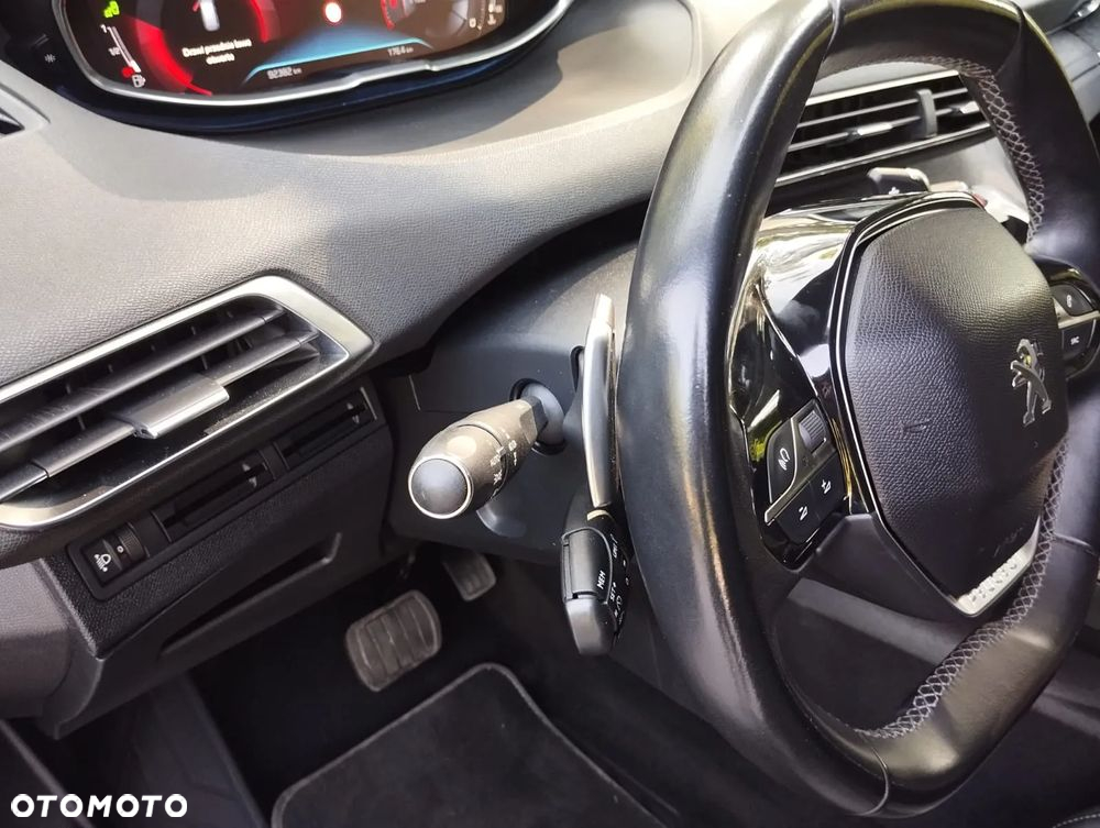 Peugeot 5008 1.5 BlueHDi Active S&S EAT8 - 13