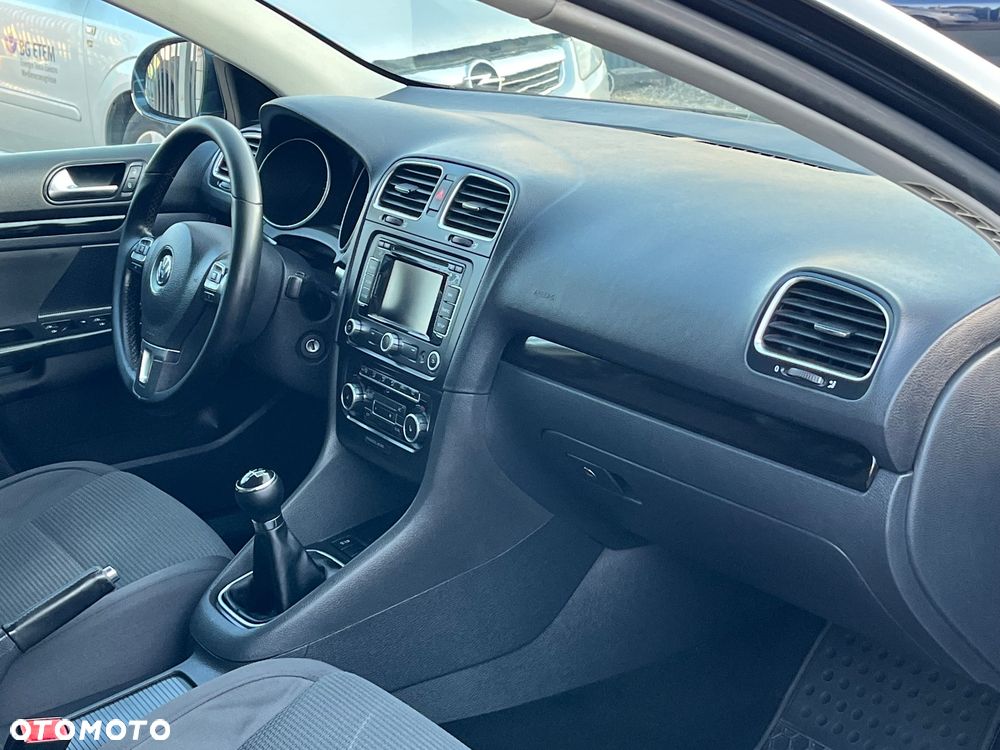Volkswagen Golf 1.6 TDI DPF BlueMotion - 11