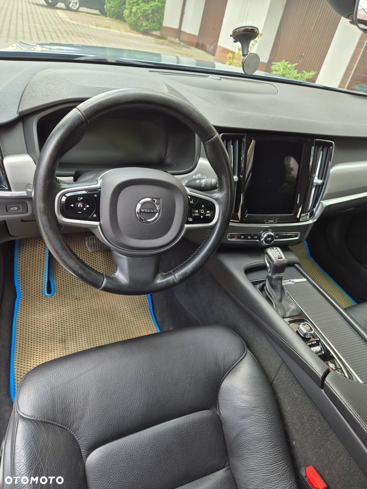 Volvo V90 D4 Momentum - 3