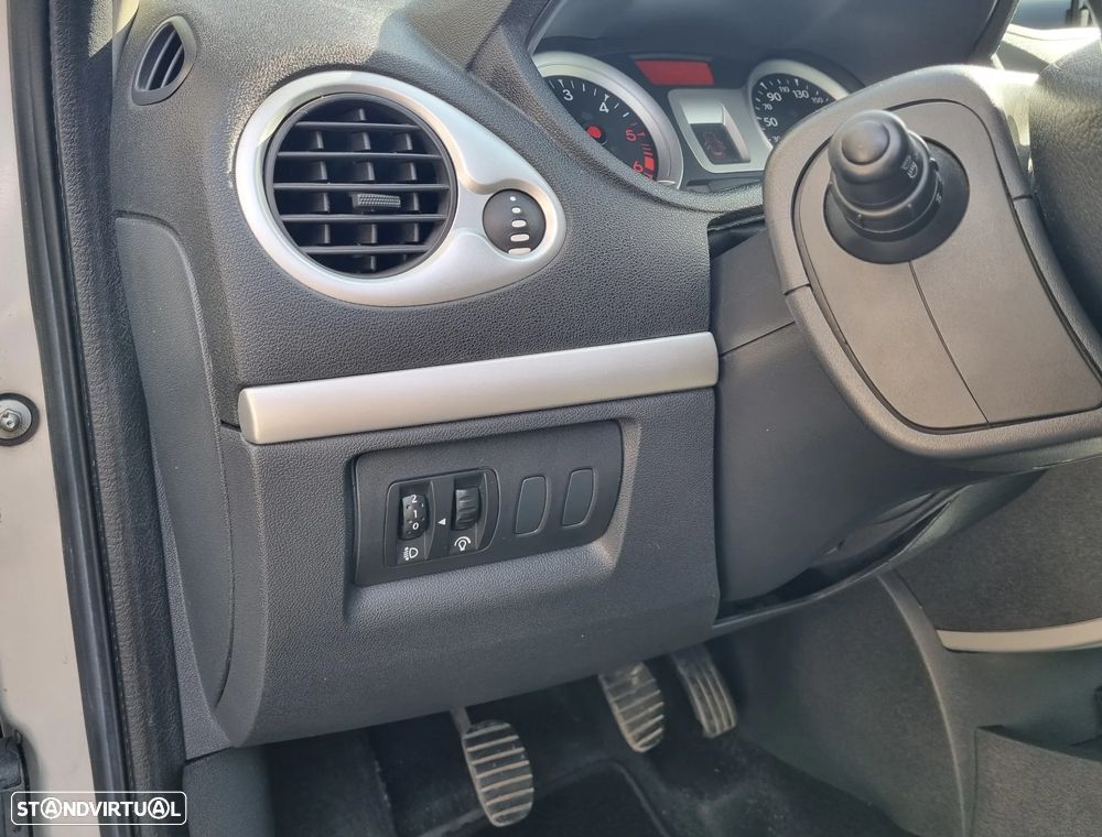 Renault Clio Break 1.5 dCi Dynamique S - 18