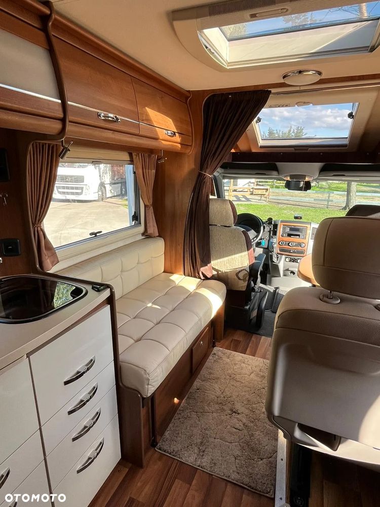 Mercedes-Benz Sprinter - 13