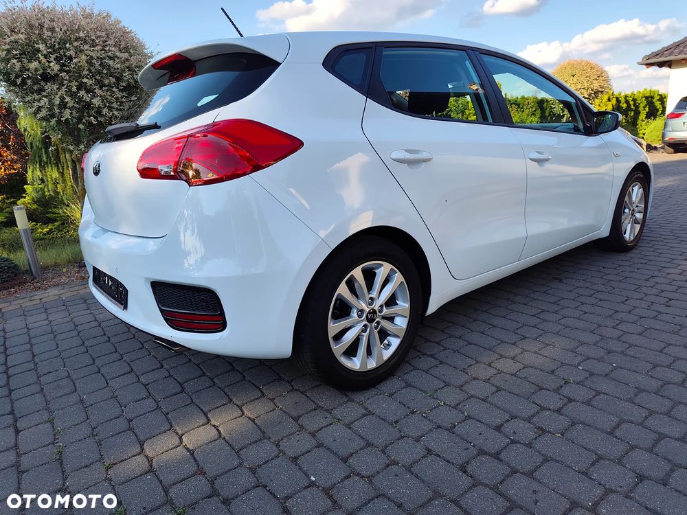Kia Ceed 1.6 GDI Dream Team Edition - 5