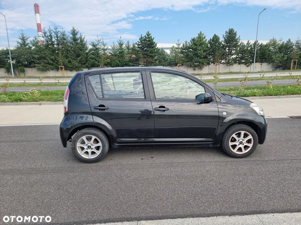 Daihatsu Sirion 1.3 - 8