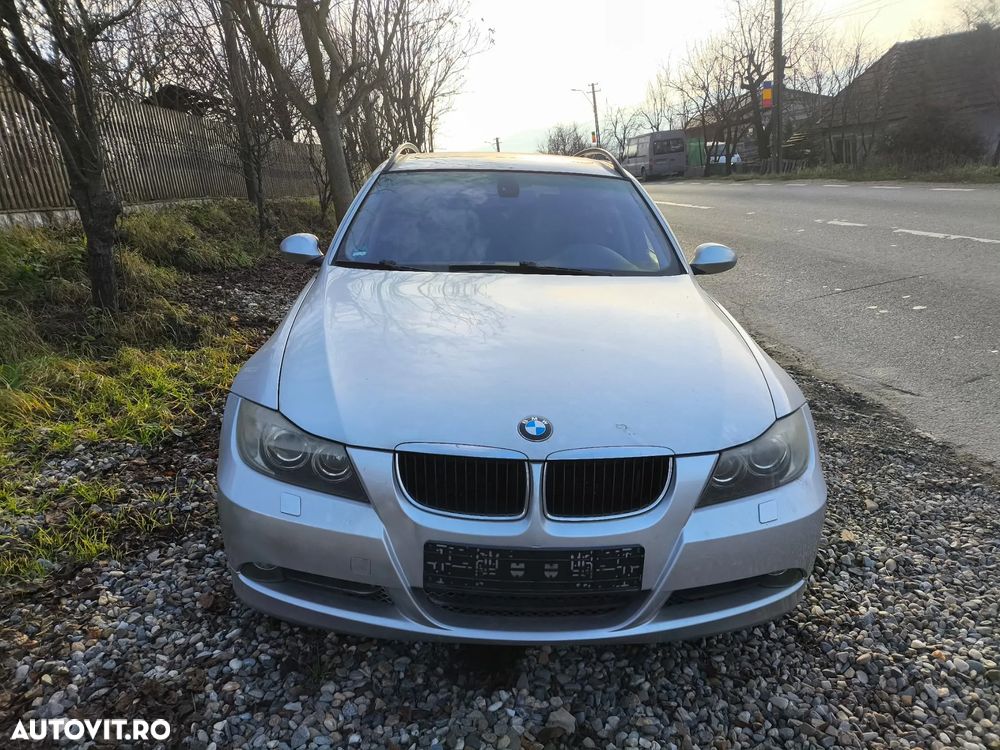 BMW Seria 3 320i Touring - 4