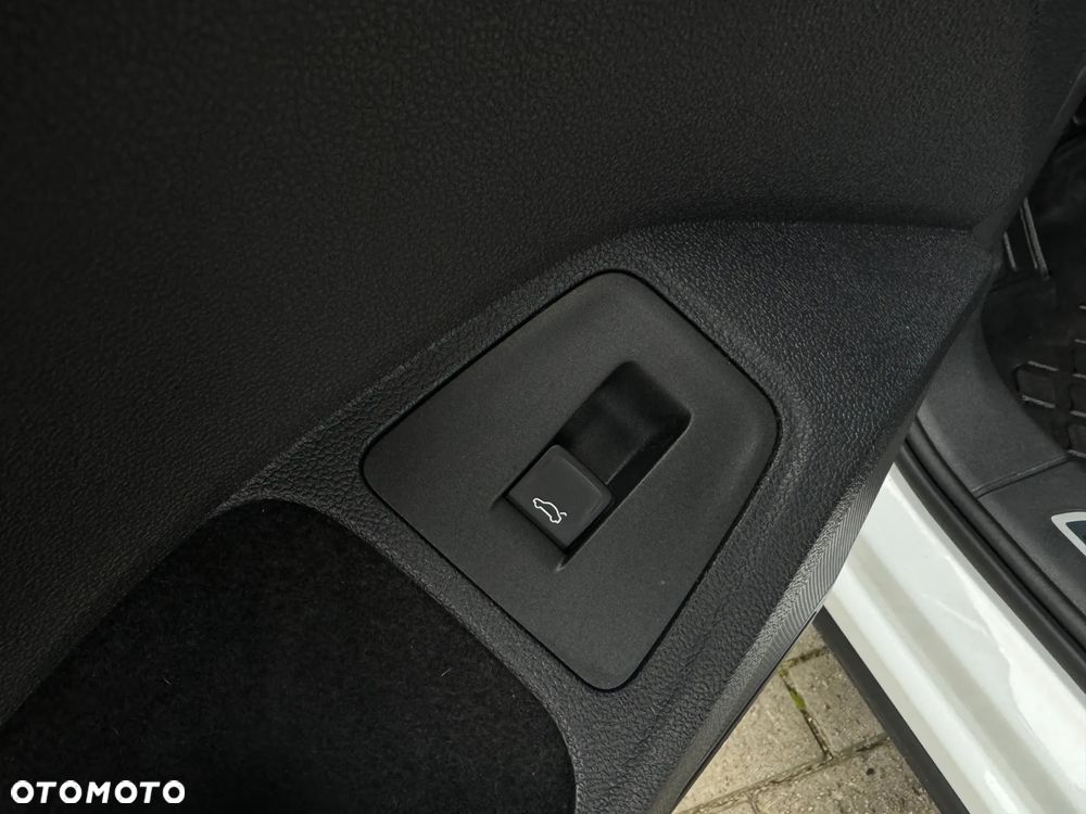 Volkswagen Tiguan - 16