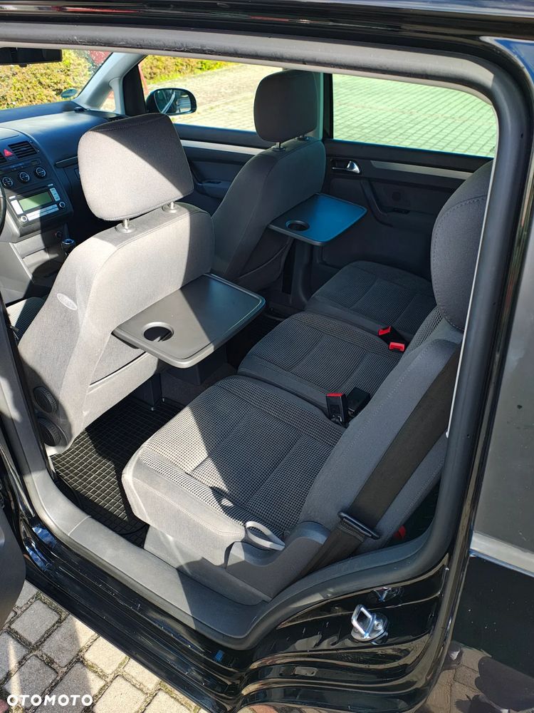 Volkswagen Touran 2.0 TDI Highline - 34