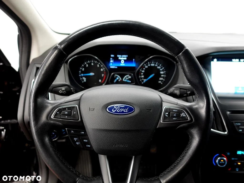 Ford Focus 1.5 EcoBoost Titanium - 17