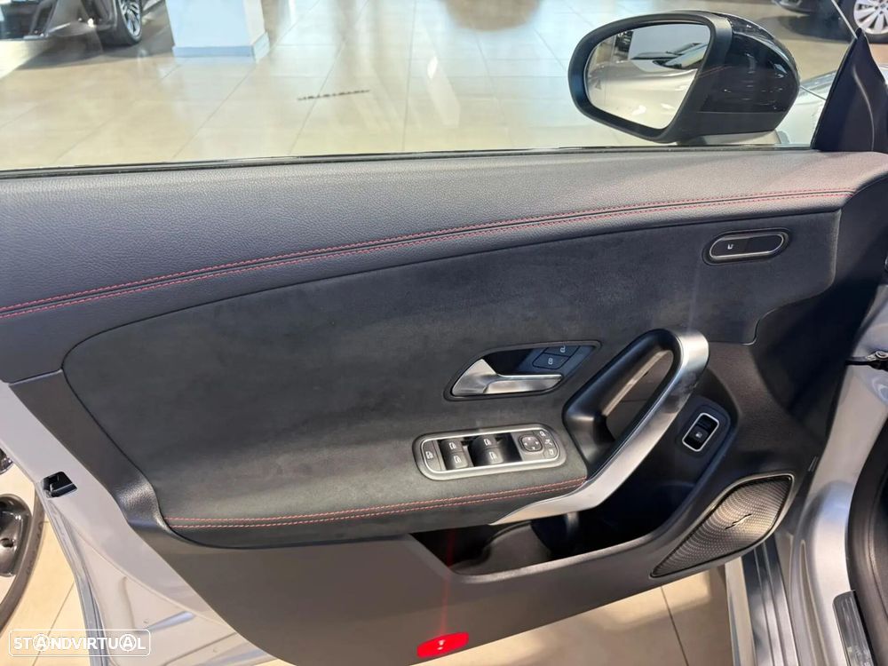 Mercedes-Benz CLA 250 e 8G-DCT AMG Line - 16