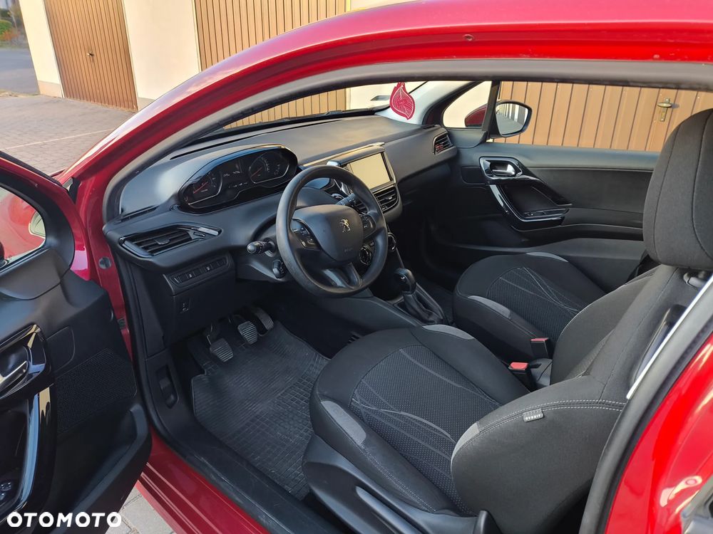Peugeot 208 82 PureTech Style - 3
