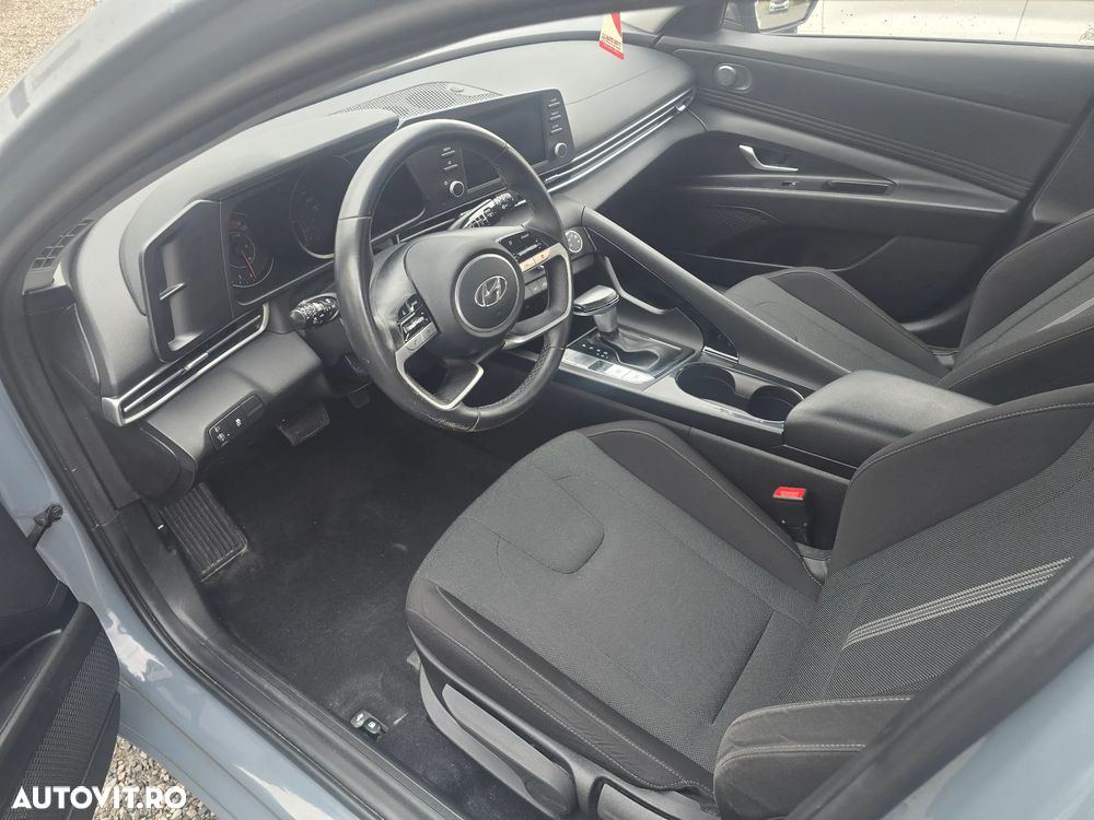 Hyundai Elantra 1.6 l 123 CP CVT Comfort - 12